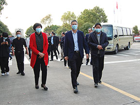 市委書記徐建役來雙鳥集團調研