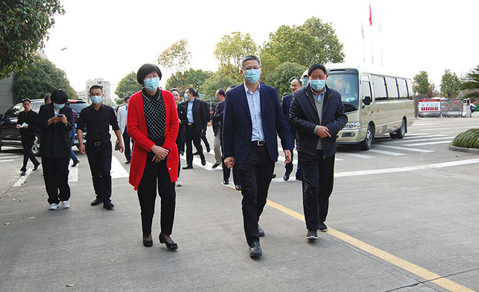 市委書記徐建役來雙鳥集團調研